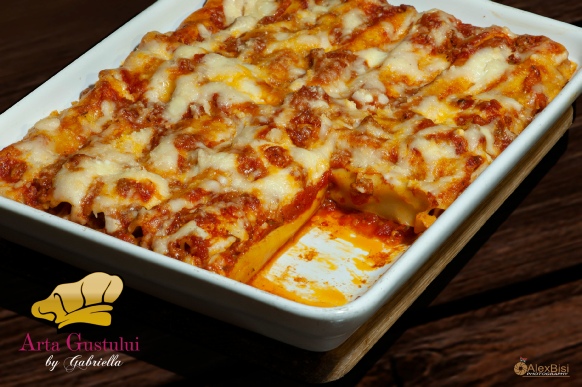 Gabriella pascaru bisi, arta gustului, Cannelloni cu sos ragù bolognez, creator de gusturi, paste fainoase, cannelloni, paste italiene, istorii gastronomice, delicii italiene, parmafood group distribution, parmashop, paste de sarbatoare, paste cu traditie, masa de sarbatoare, masa de craciun, masa de duminica, traditii italiene, paste cu istorie, craciun, duminica, sarbatoare