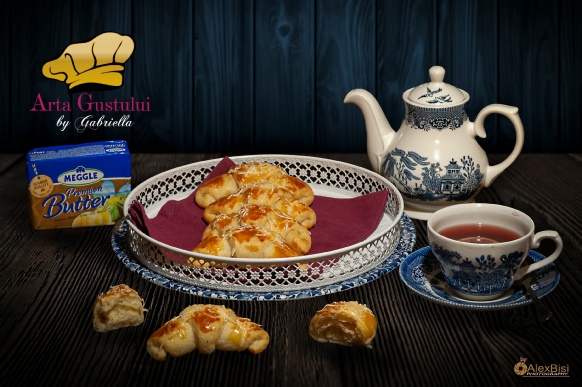 cornuri pufoase cu unt Arta gustului, gabriella pascaru bisi, cornuri pufoase cu unt, cornuri sarate, cornuri dospite, meggle, meggle romania, cornuri cu unt, patiserie, aluat cu unt, patiserie sarata, cornuri delicioase, cornuri gustoase, cornuri de sarbatoare