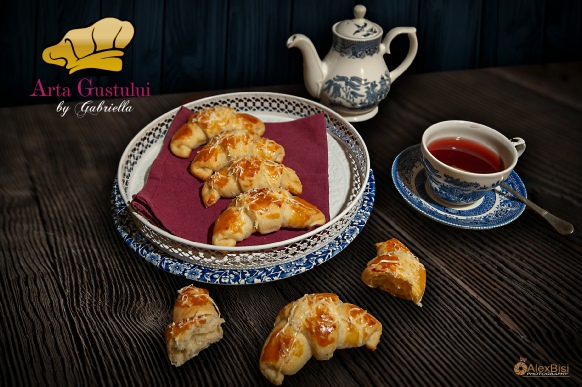 cornuri pufoase cu unt Arta gustului, gabriella pascaru bisi, cornuri pufoase cu unt, cornuri sarate, cornuri dospite, meggle, meggle romania, cornuri cu unt, patiserie, aluat cu unt, patiserie sarata, cornuri delicioase, cornuri gustoase, cornuri de sarbatoare