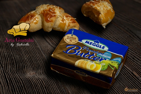cornuri pufoase cu unt Arta gustului, gabriella pascaru bisi, cornuri pufoase cu unt, cornuri sarate, cornuri dospite, meggle, meggle romania, cornuri cu unt, patiserie, aluat cu unt, patiserie sarata, cornuri delicioase, cornuri gustoase, cornuri de sarbatoare