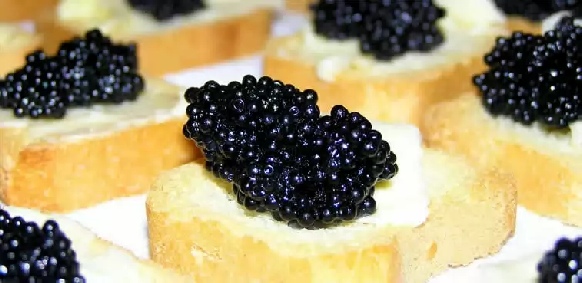 Crepes sau blini cu caviar Arta gustului, Gabriella Pascaru Bisi, Istorii gastronomice, Diamantul negru al apelor: caviarul