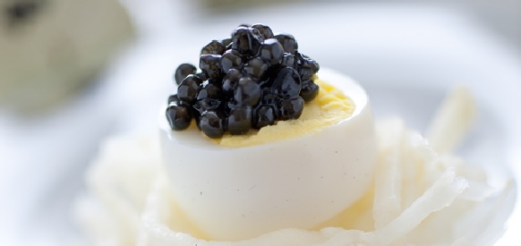 Maioneza, sare si piper negru proaspat macinat Arta gustului, Gabriella Pascaru Bisi, Istorii gastronomice, Diamantul negru al apelor: caviarul