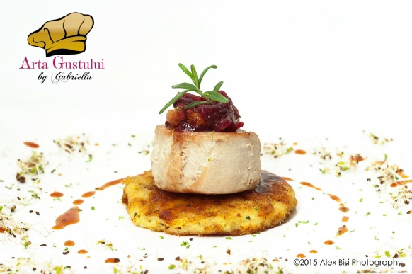 Medalion din ton rosu cu olane de cartofi, dulceata de ceapa rosie si reductie din vin rosé Arta gustului, dulceata de ceapa rosie si reductie din vin rosé, Gabriella Pascaru Bisi, Medalion din ton rosu cu olane de cartofi, Ocean Fish, Peste, Rosé Terase Danubiene Vinarte, Ton