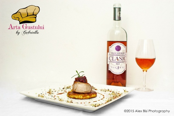 Medalion din ton rosu cu olane de cartofi, dulceata de ceapa rosie si reductie din vin rosé Arta gustului, dulceata de ceapa rosie si reductie din vin rosé, Gabriella Pascaru Bisi, Medalion din ton rosu cu olane de cartofi, Ocean Fish, Peste, Rosé Terase Danubiene Vinarte, Ton