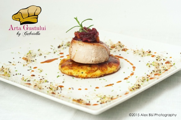 Medalion din ton rosu cu olane de cartofi, dulceata de ceapa rosie si reductie din vin rosé Arta gustului, dulceata de ceapa rosie si reductie din vin rosé, Gabriella Pascaru Bisi, Medalion din ton rosu cu olane de cartofi, Ocean Fish, Peste, Rosé Terase Danubiene Vinarte, Ton