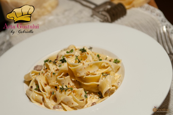 Gabriella pascaru bisi, arta gustului, creator de gust, creator de gusturi, paste fainoase, paste italienesti, reteta originala, pappardelle, Pappardelle cu crema din Grana Padano si carnati proaspeti, crema grana padano, crema parmezan, crema pentru paste, la molisana, la molisana romania, parmafood group, parmashop, paste delicioase, paste adevarate, paste bune, retete paste, retete paste fainoase, carnati proaspeti, paste gourmet, istorii gastronomice, istoria la molisana, la storia la molisana, la migliore pasta, pasta italiana
