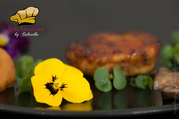 Arta gustului, Carne de pui, Gabriella Pascaru Bisi, Pepite balsamice cu tris de ciuperci si blinis cu turmeric, microgreens.ro