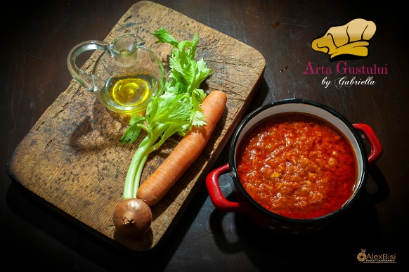 Gabriella pascaru bisi, arta gustului, Sos italian cu zarzavat soté sau Sugo con soffritto, sosuri,  sos italian, sos, sos pentru paste, Mutti Romania, Parmafood, sosuri cu traditie, Mutti, Mutti pomodoro, rosii decojite, traditie italiana, sos de rosii, sos din rosii,  istorie gastronomica, soffritto, sugo con soffritto