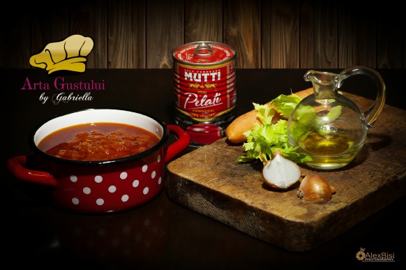 Gabriella pascaru bisi, arta gustului, Sos italian cu zarzavat soté sau Sugo con soffritto, sosuri,  sos italian, sos, sos pentru paste, Mutti Romania, Parmafood, sosuri cu traditie, Mutti, Mutti pomodoro, rosii decojite, traditie italiana, sos de rosii, sos din rosii,  istorie gastronomica, soffritto, sugo con soffritto