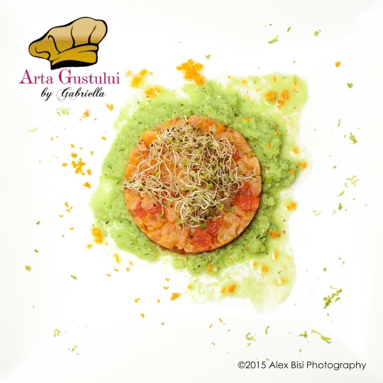 Arta gustului, Gabriella Pascaru Bisi, Ocean Fish, Rosé Terase Danubiene Vinarte, Somon afumat, Somon fumé, Tartare de somon fumé cu tartar de rosii pe pat verde