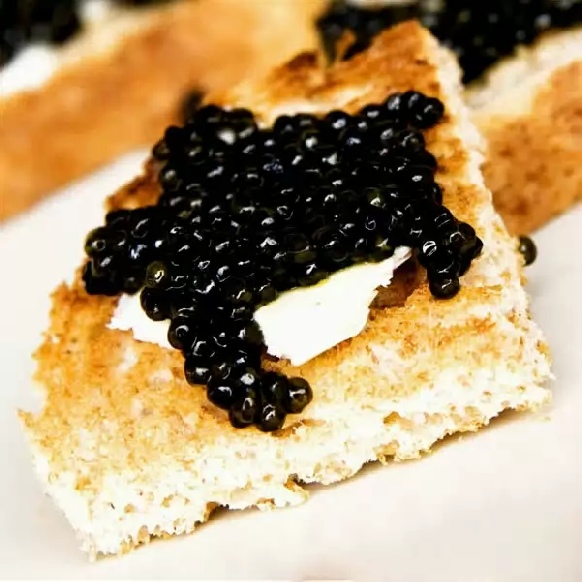 Tartine cu caviar Arta gustului, Gabriella Pascaru Bisi, Istorii gastronomice, Diamantul negru al apelor: caviarul