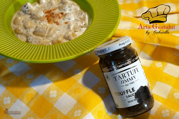 Gabriella pascaru bisi, arta gustului, creator de gust, creator de gusturi, gnocchi din cartofi copti cu crema de trufe, gnocchi, gnocchi facuti in casa, gnocchi deliciosi, gnocchi italieni, crema de trufe, crema de trufe Jimmy, sos de trufe Jimmy, Parmashop, Parmafood Group, paste fainoase, paste facute in casa, paste italiene, reteta proprie, paste delicioase, gnocchi homemade, italian gnocchi, truffle sauce, cei mai buni