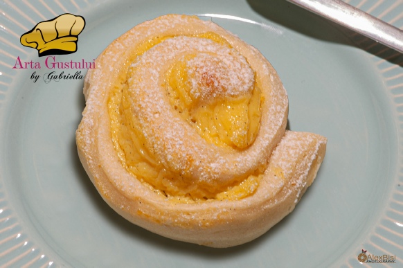 melcisori cu crema de patiserie Gabriella pascaru bisi, arta gustului, creator de gust, creator de gusturi, melcisori cu crema de patiserie, melcisori dulci, crema de patiserie, bunatati de casa, dulciuri gustoase, retete italiene, dulce bun, dulce italian, aluat dospit, melcisori dospiti, melcisori din aluat dospit, crema de vanilie, desert, dulce, retete gustoase
