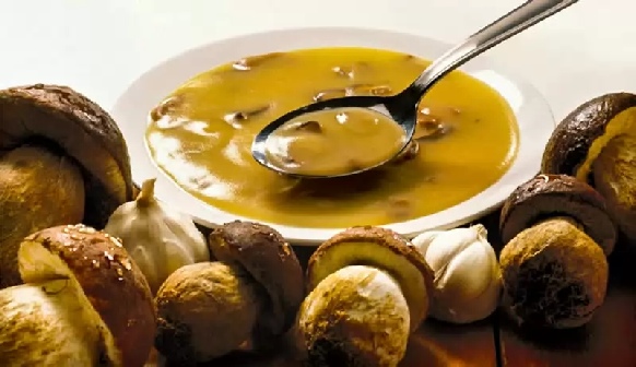 Crema de cartofi cu hribi Arta Gustului, Gabriella Pascaru Bisi, istorii enogastronomice,Calatorii prin gusturile lumii, Din Americi pana in vechia Europa,un tubercul care a cucerit lumea