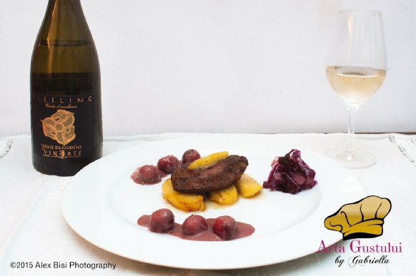 Ficat de curcan pe pat de mere caramelizate Arta gustului, Carne, Ficat de curcan, Gabriella Pascaru Bisi, LA DORNA, Riesling Cuveé d'Excellence Vinarte, Ficat de curcan pe pat de mere caramelizate
