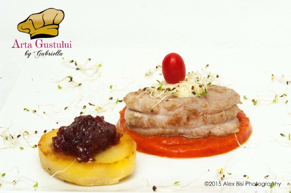 Filé de porc pe sos din rosii si pere caramelizate, cartofi si dulceata din ceapa rosie Arta gustului, Carne, Filé de porc pe sos din rosii si pere caramelizate cartofi si dulceata din ceapa rosie, Gabriella Pascaru Bisi, Hobby Chef