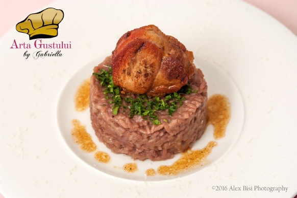Medalioane trase in unt cu trufe pe pat de risotto Arenada Arenada Dolianova, Arta gustului, Carne, Gabriella Pascaru Bisi, Medalioane trase in unt cu trufe pe pat de risotto Arenada, Meggle, risotto, Risotto Arenada, Unt cu trufe Meggle