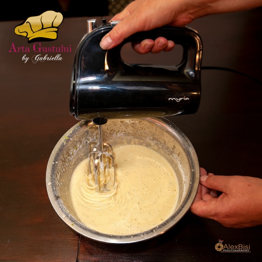 Tort cu dublu ganache din ciocolata alba, capsuni si lime Tort cu dublu ganache din ciocolata alba, capsuni si lime