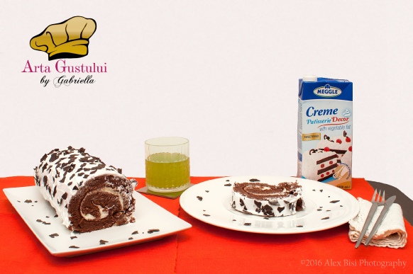 Arta gustului, Creme Patisserie Decor Meggle, Desert, Deserturi delicioase, Gabriella Pascaru Bisi, Meggle Romania, Rulada de ciocolata cu crema de frisca cu citrice si jeleé din fructe de padure, Rulade