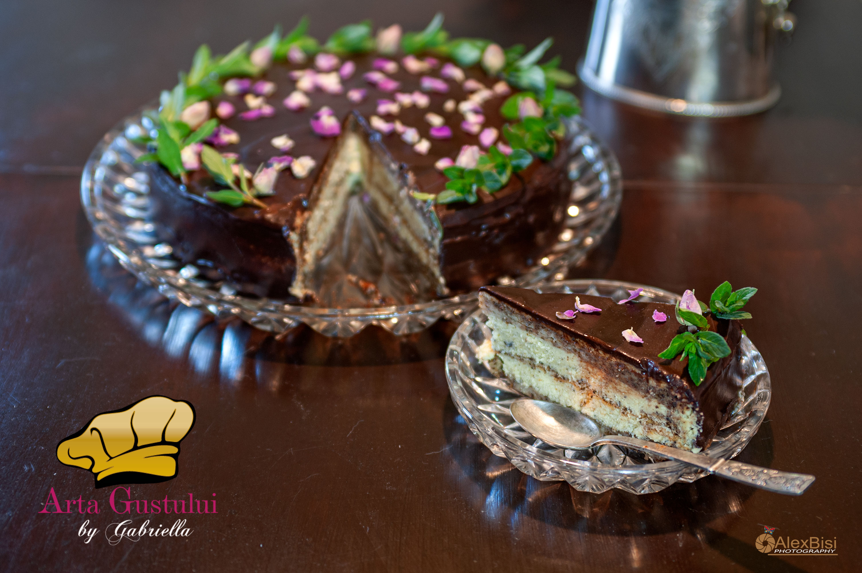 Tort cu nuca prajita, rom si glazura de ciocolata Arta gustului, Desert, Deserturi delicioase, Tort cu nuca prajita, rom si glazura de ciocolata, Gabriella Pascaru Bisi