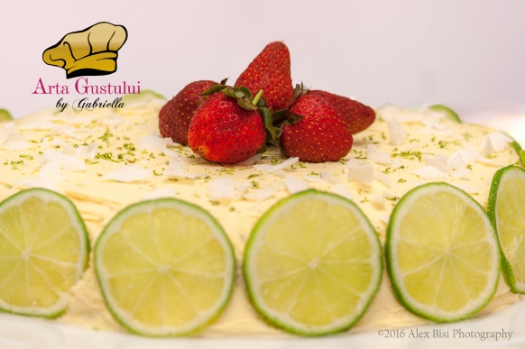Tortul ingerilor cu mireasma si crema din lime, capsuni si fulgi de cocos Alpenbutter Meggle, Arta gustului, Desert, Gabriella Pascaru Bisi, Meggle Romania, Tortul ingerilor cu mireasma si crema din lime capsuni si fulgi de cocos, Torturi, Torturi de sarbatoare, Torturi elegante