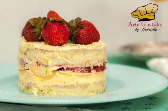 Tortul ingerilor cu mireasma si crema din lime, capsuni si fulgi de cocos Alpenbutter Meggle, Arta gustului, Desert, Gabriella Pascaru Bisi, Meggle Romania, Tortul ingerilor cu mireasma si crema din lime capsuni si fulgi de cocos, Torturi, Torturi de sarbatoare, Torturi elegante