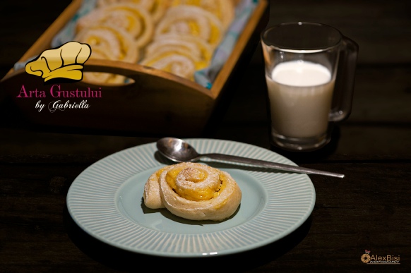 melcisori cu crema de patiserie Gabriella pascaru bisi, arta gustului, creator de gust, creator de gusturi, melcisori cu crema de patiserie, melcisori dulci, crema de patiserie, bunatati de casa, dulciuri gustoase, retete italiene, dulce bun, dulce italian, aluat dospit, melcisori dospiti, melcisori din aluat dospit, crema de vanilie, desert, dulce, retete gustoase