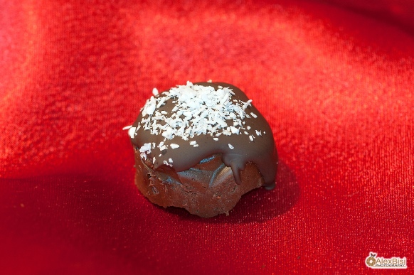 Bomboane din ganache de ciocolata Arta gustului, Desert, Deserturi delicioase,ganache de ciocolata, Gabriella Pascaru Bisi, Meggle, Bomboane din ganache de ciocolata, Bucarest, Romania